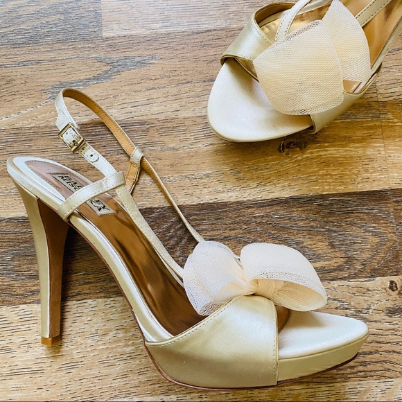 Badgley Mischka Shoes - Badgley Mischka Gold Beige Strap Heel Wedding Bow